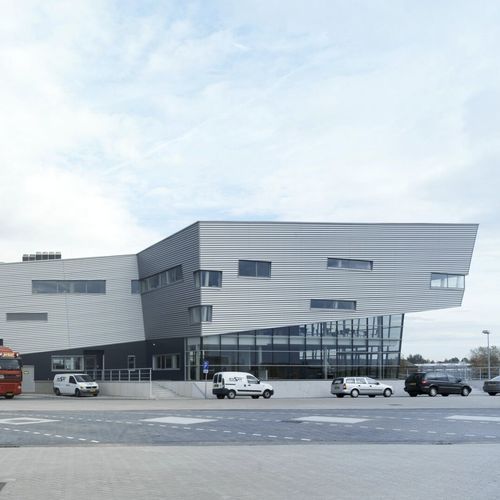 Bardage en panneaux - COLORCOAT®  - TATA STEEL - en acier / en zinc / en enduit