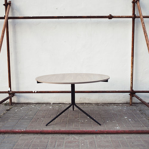 Table à manger contemporaine - TRIPOD - STELLAR WORKS - en acier / en stratifié / ronde