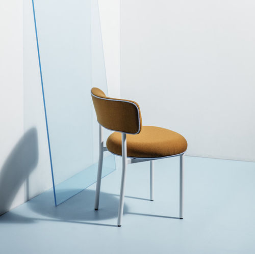 Chaise contemporaine - FONT REGULAR - mobel copenhagen - d'intérieur / en tissu / tapissée