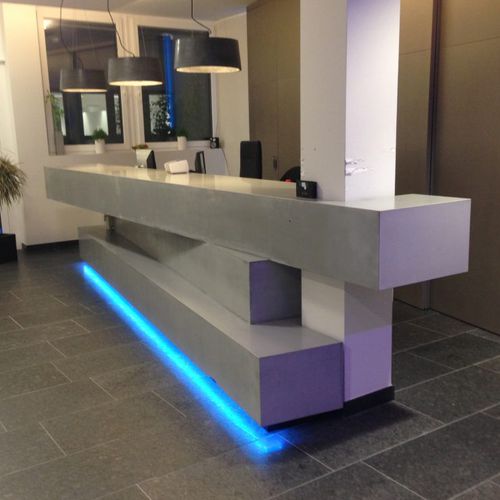 Banque d'accueil en béton - CHAUX DE CONTERN  - Stayconcrete - lumineuse