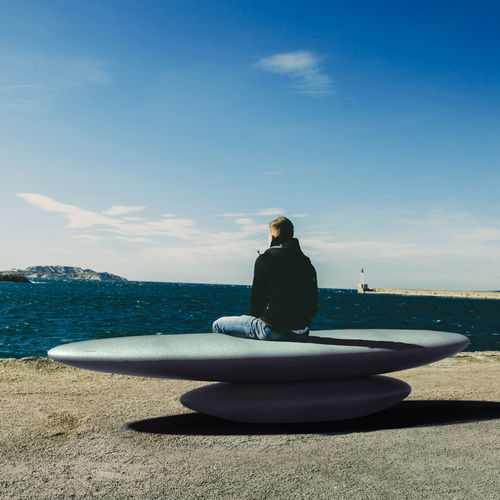 Banc public contemporain - ICHI - Stayconcrete - en béton à haute performance / pour bureau / pour école