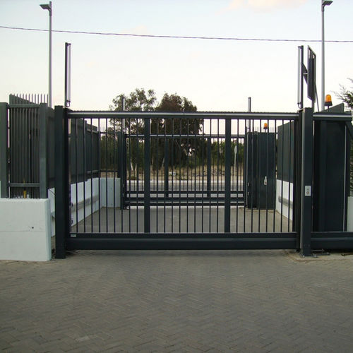 Portail coulissant - THE CLASSIC - ZABAG Security Engineering GmbH - en métal / à barreaux / motorisé