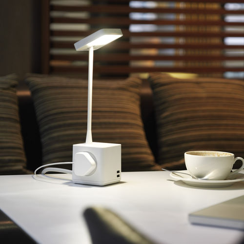 Lampe de bureau - CUBERT - colebrook bosson saunders - en métal / contemporaine / d'intérieur