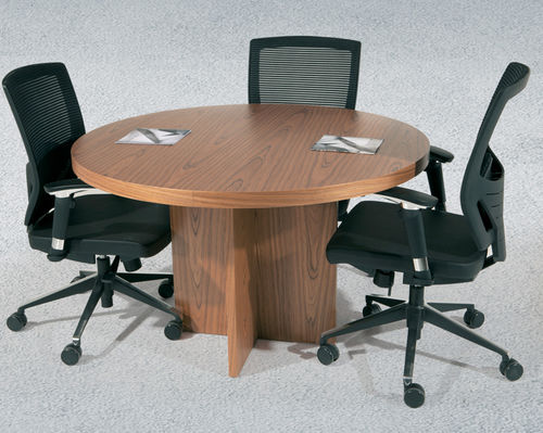 Table de réunion contemporaine - AKZO  - SOLENNE OFFICE FURNITURE - en bois / ronde / professionnelle