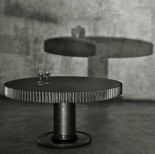 Table de style - ROUND GEAR - JÉRÔME-ABEL SEGUIN - en métal / ronde