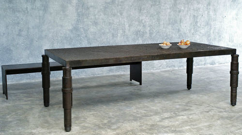 Table de style - RECTANGULAR - JÉRÔME-ABEL SEGUIN - en métal / rectangulaire