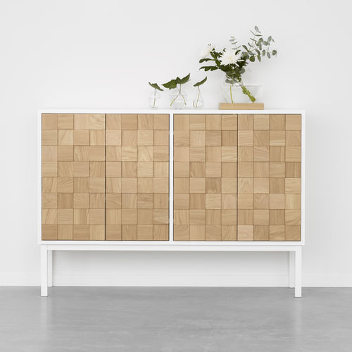 Buffet contemporain - COLLECT 2016 - A 2 designers - en chêne / en bois peint / blanc