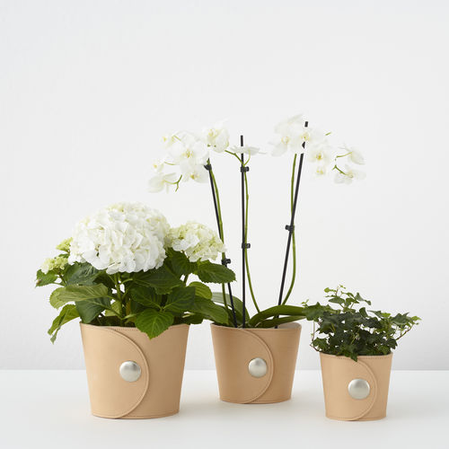 Pot de jardin en métal - HUG - A 2 designers - en cuir