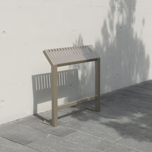 Banc assis-debout - GÉNÉRIC - ACCENTURBA - contemporain / en tôle d'acier / en acier thermolaqué
