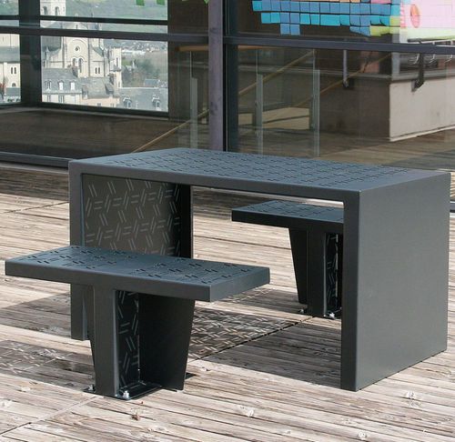 Ensemble table et chaises contemporain - GIRO - ACCENTURBA - d'extérieur / en tôle d'acier / en acier thermolaqué