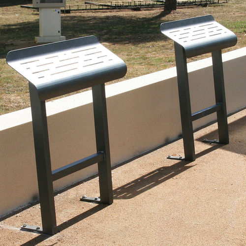 Banc public contemporain - PANORAMIC - ACCENTURBA - en tôle d'acier / en acier thermolaqué / sans dossier