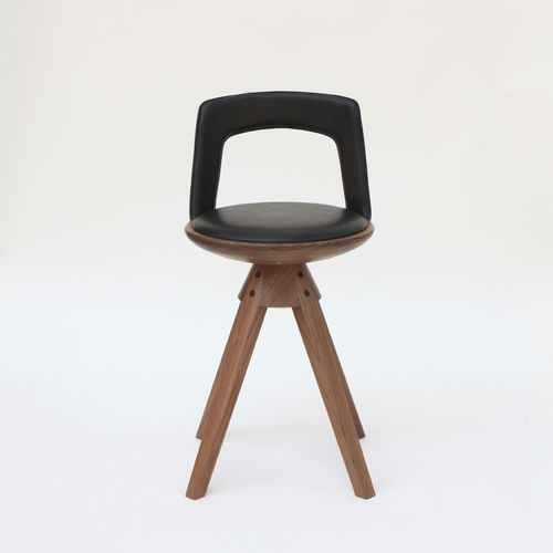 Chaise de bar design scandinave - House of Finn Juhl – Onecollection - d'intérieur / en cuir / avec piètement en frêne