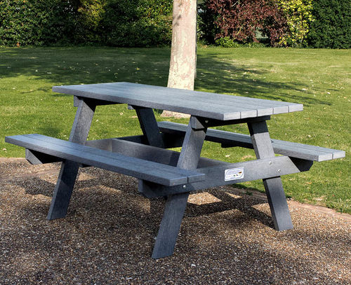 Table de pique-nique contemporaine - UBICUITY® - PLAS ECO - en plastique recyclé / avec piètement en plastique / rectangulaire