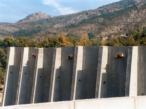 Mur de soutènement en béton armé - BI-NERVADO - Pujol - modulaire / préfabriqué