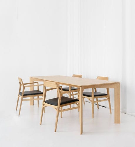 Table à manger contemporaine - ARCH - Branca-Lisboa - en chêne / en noyer / avec piètement en chêne