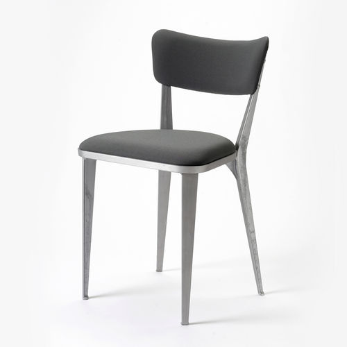 Chaise contemporaine - THE BA3 - Race Furniture - d'intérieur / en tissu / avec piètement en fonte d'aluminium
