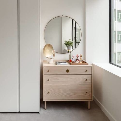 Commode contemporaine - Two - ANOTHER COUNTRY - en frêne / en bois huilé / en laiton