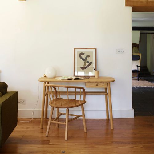 Bureau sur pied - Hardy - ANOTHER COUNTRY - contemporain / en chêne / courbé