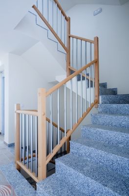 Garde-corps en bois - PIRBA - en aluminium / à barreaux / pour escalier