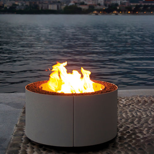 Brasero de jardin à bois - Mangiafuoco - Ak47 Design - en acier à revêtement par poudre / rond / blanc