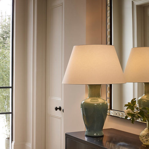 Lampe de table - FISHTAIL VASE - DUCK EGG - VAUGHAN - en céramique / en faïence / contemporaine