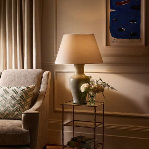 Lampe de table - FISHTAIL VASE - VAUGHAN - en lin / en céramique / contemporaine