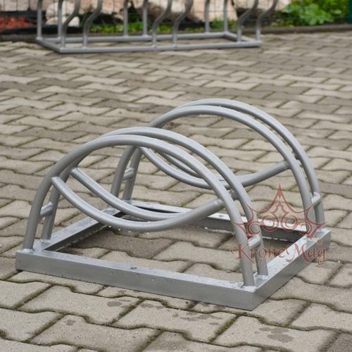 Range-vélo au sol - BIKE-2 - KRONEMAG MILLENIUM srl - pour espace public / pour parking / pour école