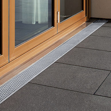 Caniveau à grille - MultiDrain PPD - ACO Building Drainage - en polypropylène / grille en acier galvanisé / pour espace public