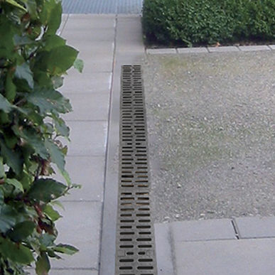Caniveau à grille - CivicDrain - ACO Building Drainage - en béton de résine / en composite / grille en acier galvanisé