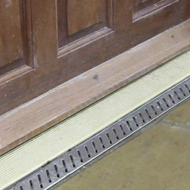 Caniveau à grille - DoorWay Drain - ACO Building Drainage - en polypropylène / grille en acier inox / de porte