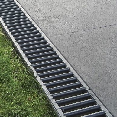 Caniveau à grille - RainDrain - ACO Building Drainage - en béton de résine / grille en acier galvanisé / pour espace public