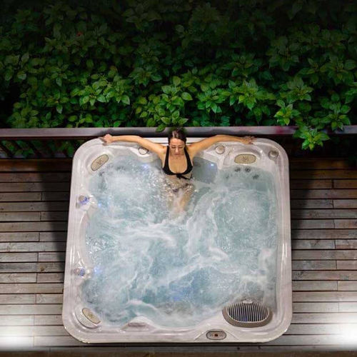 Spa hors-sol - S59 - Clairazur - carré / 5 places / d'extérieur