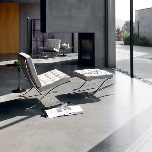 Chauffeuse design Bauhaus - Barcelona® - Knoll international - en cuir / en acier chromé / avec repose-pieds