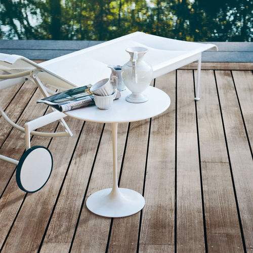 Table d'appoint contemporaine - Knoll international - en Solid Surface / en acrylique / aluminium