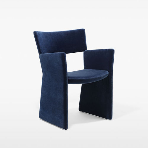 Chaise contemporaine - CROWN - Massproductions - d'intérieur / en tissu / tapissée