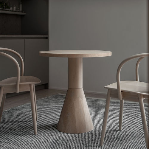 Table à manger contemporaine - DRAFT  - Massproductions - en frêne / en hêtre / ronde