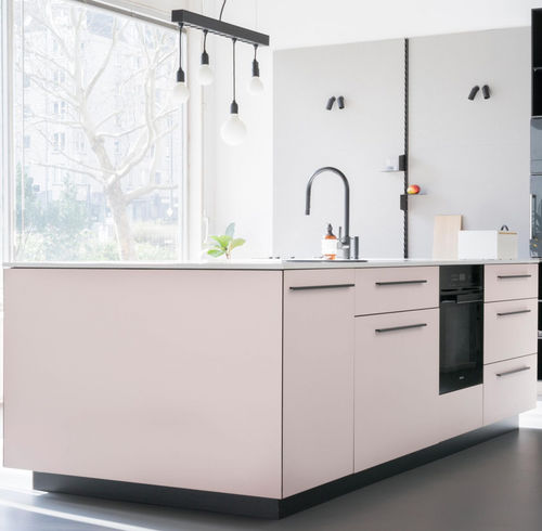 Cuisine contemporaine - MK2 - MYKILOS - en marbre / en inox / en composite quartz
