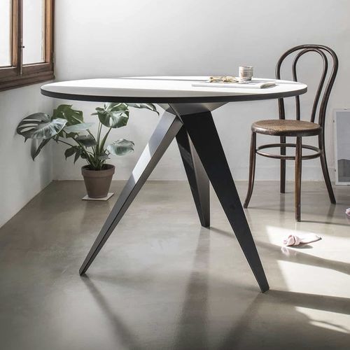 Table contemporaine - BUSY - MYKILOS - en chêne / en MDF / en linoléum