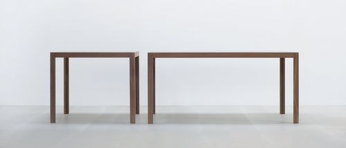 Table contemporaine - TC10 - HUSSL - en bois massif / rectangulaire / empilable