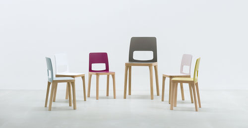 Chaise contemporaine - ST6N-2 JUNIOR - HUSSL - en chêne / en frêne / en hêtre