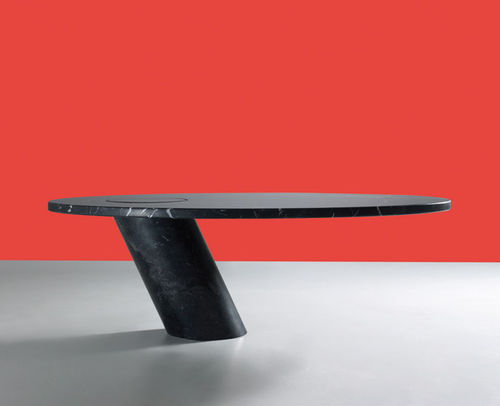 Table basse design original - MANGIAROTTI : ECCENTRICO - Agapecasa - en marbre / ovale / résidentielle