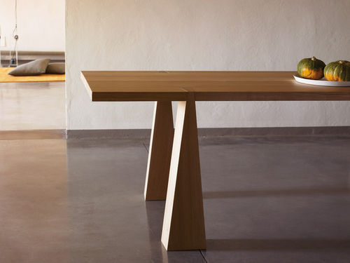 Table contemporaine - MANGIAROTTI : INCAS - Agapecasa - en bois / rectangulaire