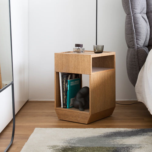 Table de chevet contemporaine - PILE - Asplund - en chêne / en bois teinté / avec piètement en chêne