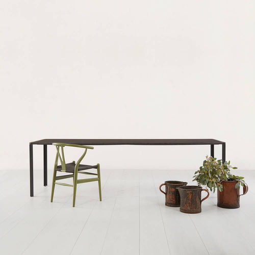 Table contemporaine - WETLI  - Atelier Alinea - en bois / en linoléum / avec piètement en acier