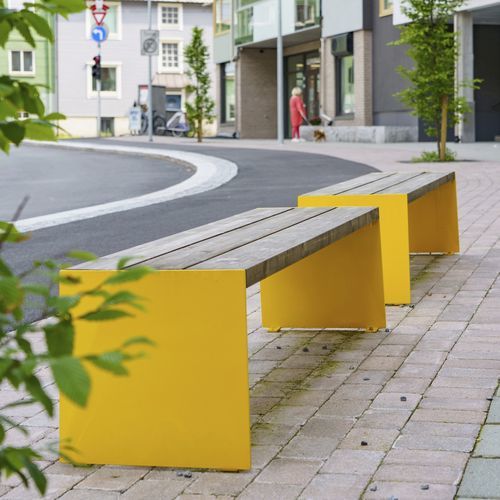 Banc public contemporain - BLOC - Vestre - en acier galvanisé / en bois / sans dossier