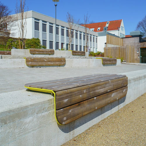 Banc public contemporain - CORNER  - Vestre - en acier galvanisé / en bois / sans dossier