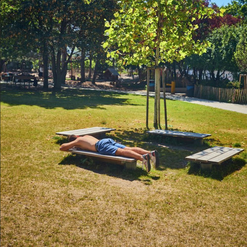 Banc public contemporain - PLINTH  - Vestre - en acier galvanisé / en bois / sans dossier