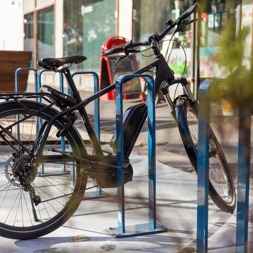 Parklet en acier - CYCLING - Vestre - modulable / écologique / avec range-vélos