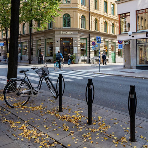 Range-vélo au sol - URBAN  - Vestre - sécurisé / design original / en matériau recyclable