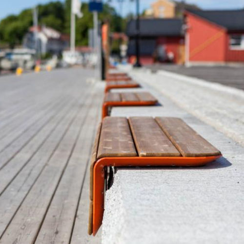 Banc public contemporain - CORNER  - Vestre - en acier galvanisé / en bois / sans dossier